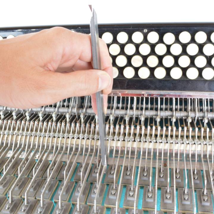 clef de réglage pour d'accordéon