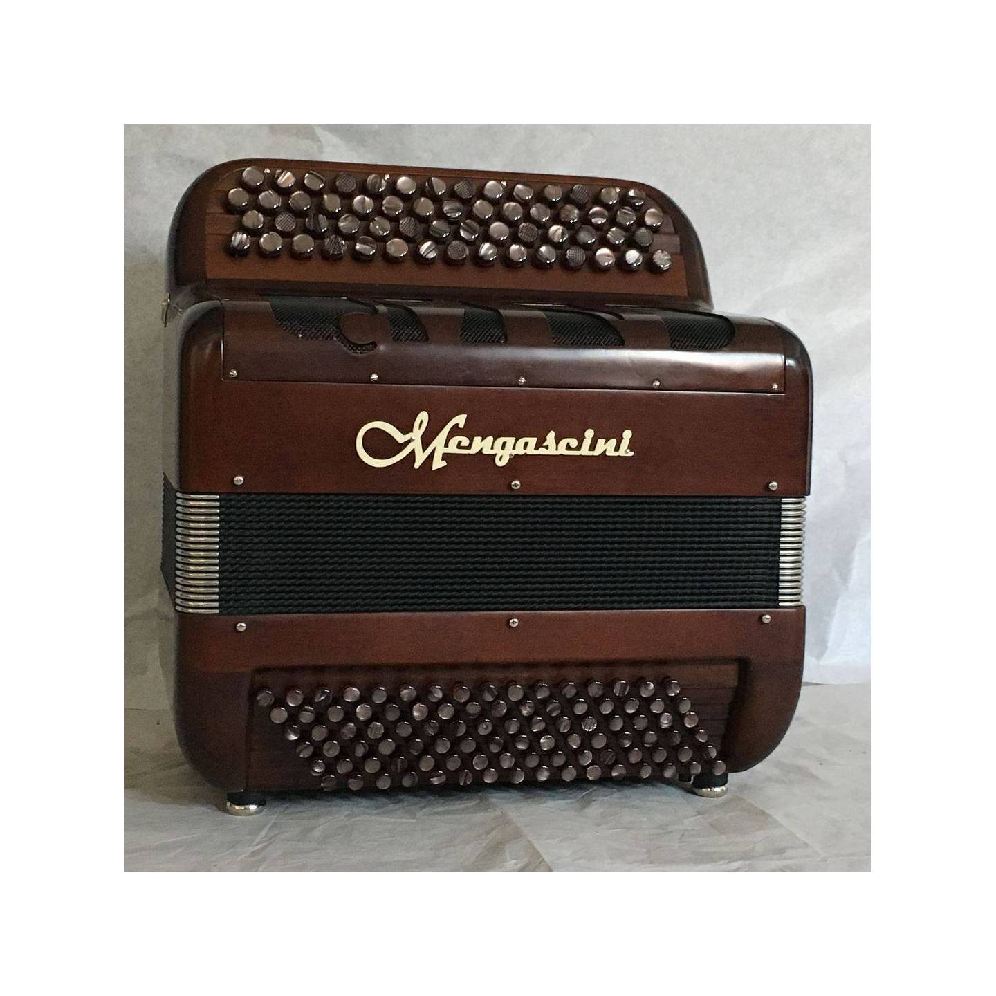 mengascini-f10-compact.jpg
